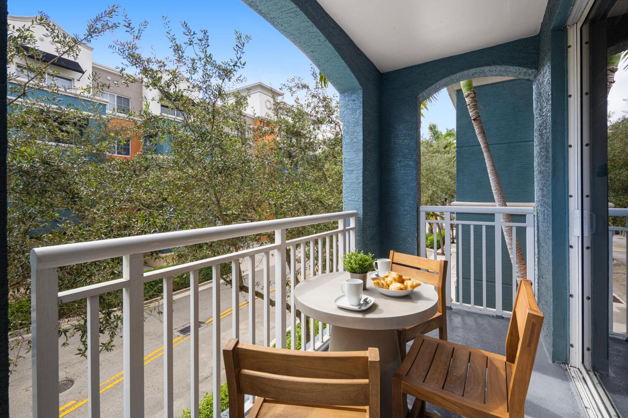 Dharma Home Suites South Miami At Red Road Commons Exterior photo